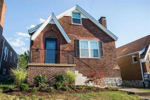 5444 Tholozan Avenue